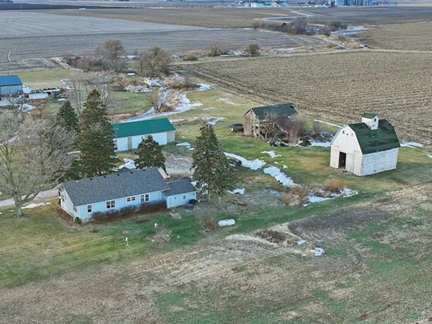 8725 Plattville Road Newark, IL 60541 - Photo 3 of 34 a view of a house with a yard