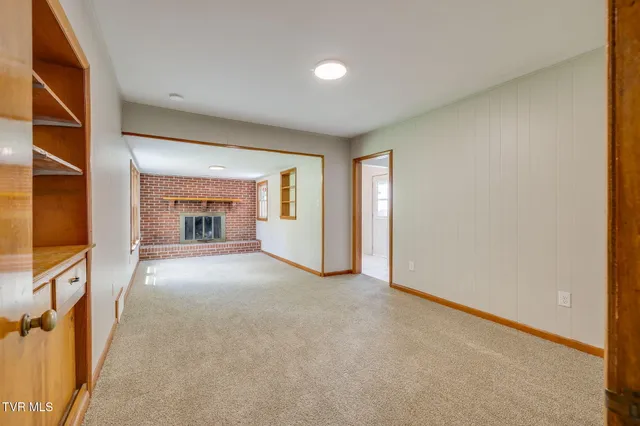 $359,900 | 215 Cherry Lane, Bristol, VA 24201