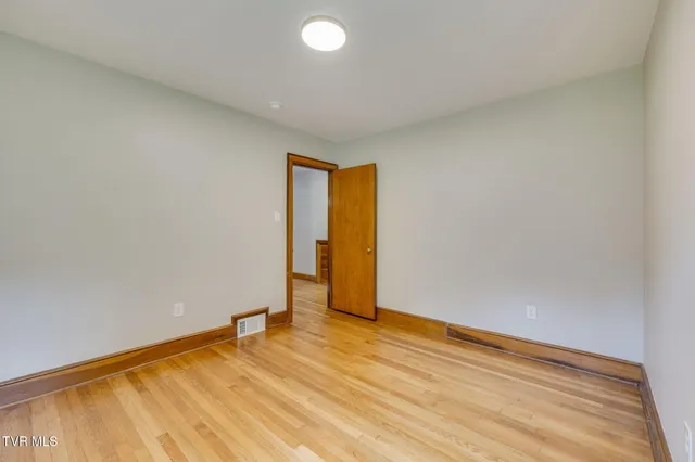 $359,900 | 215 Cherry Lane, Bristol, VA 24201