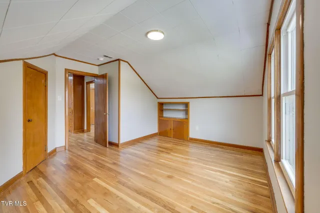 $359,900 | 215 Cherry Lane, Bristol, VA 24201