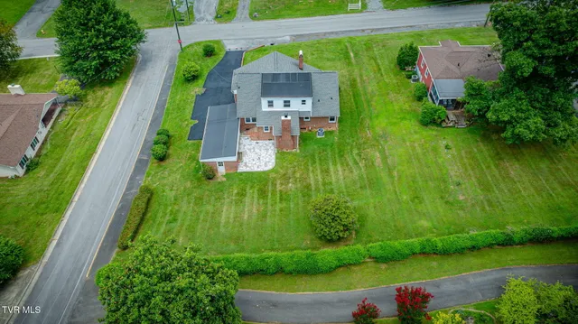 $359,900 | 215 Cherry Lane, Bristol, VA 24201