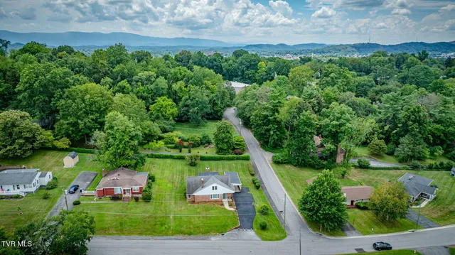 $359,900 | 215 Cherry Lane, Bristol, VA 24201