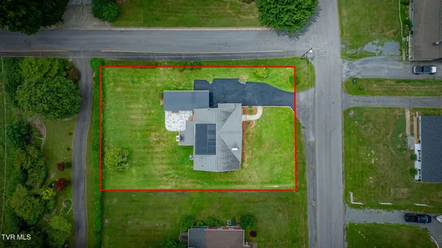 $359,900 | 215 Cherry Lane, Bristol, VA 24201