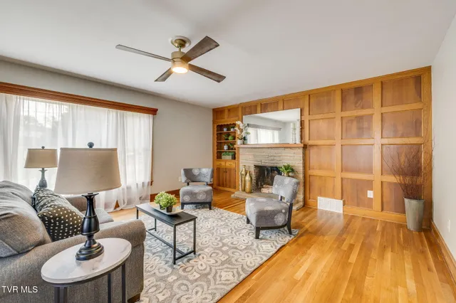 $359,900 | 215 Cherry Lane, Bristol, VA 24201