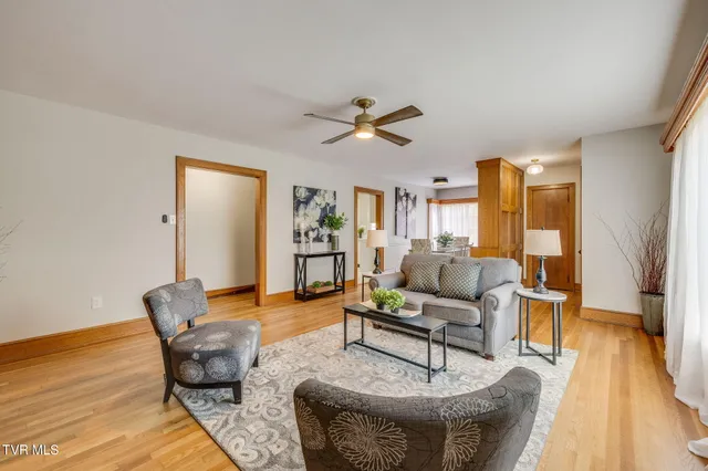 $359,900 | 215 Cherry Lane, Bristol, VA 24201