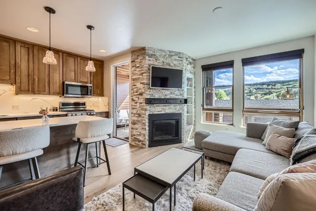 $629,000 | 1090 Blue River Parkway, Unit 204, Silverthorne, CO 80498