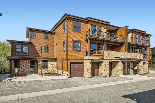 $629,000 | 1090 Blue River Parkway, Unit 204, Silverthorne, CO 80498