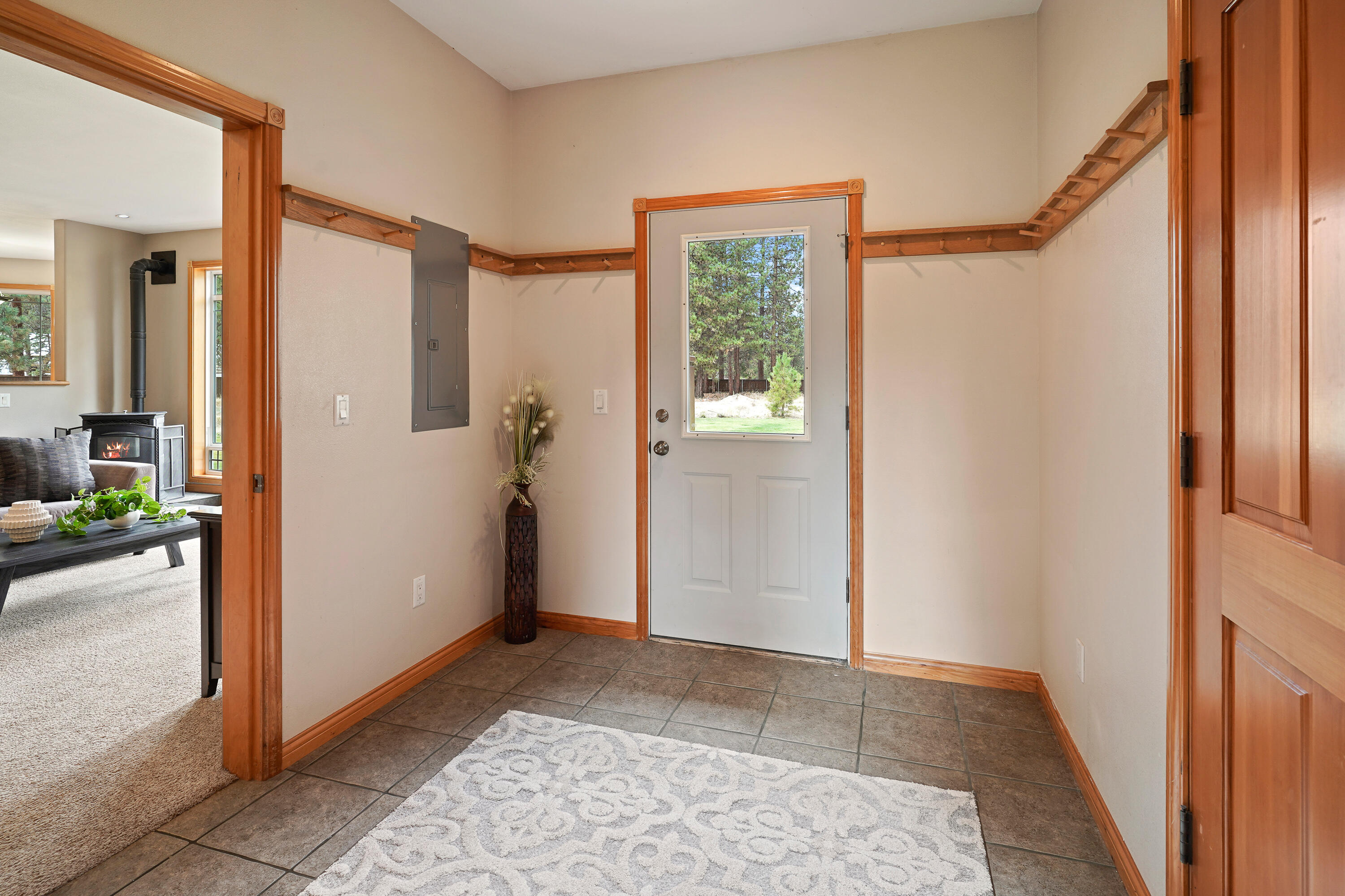 19754 Foster Road Bend, OR 97702 - Photo 28 of 58 Mud room off garage with entrance from garage and backyard