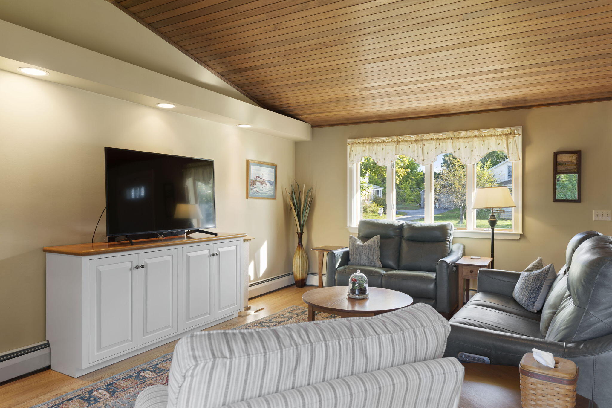 219 Black Point Road Scarborough, ME 04074 - Photo 10 of 48 46-web-or-mls-DSC09177