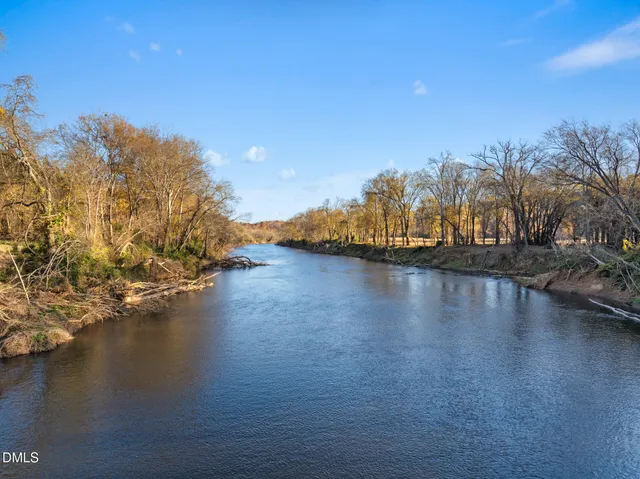 a view of a pathway of a park