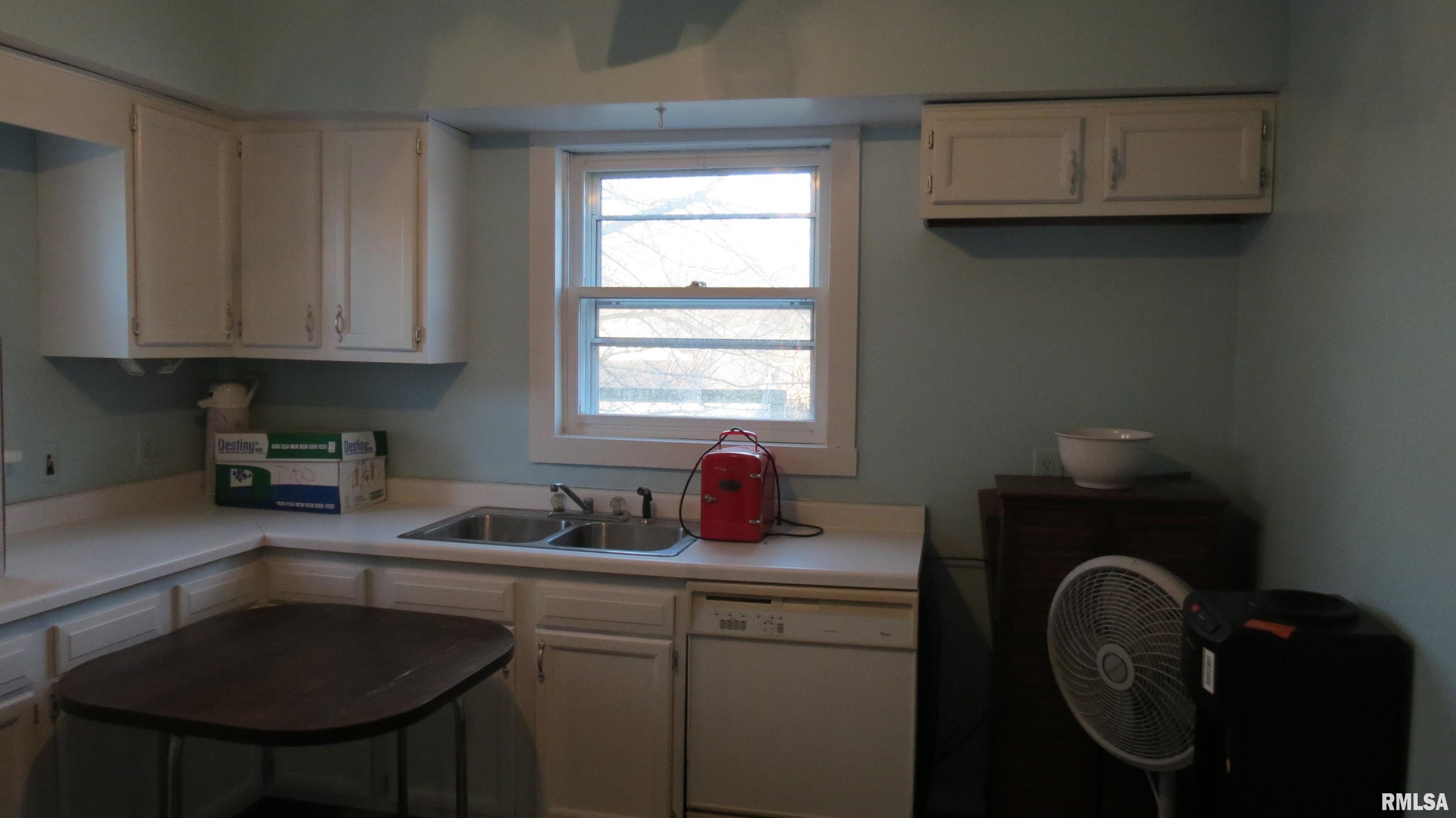 208 South Victor Street Christopher, IL 62822 - Photo 11 of 12 Gallery Image 11