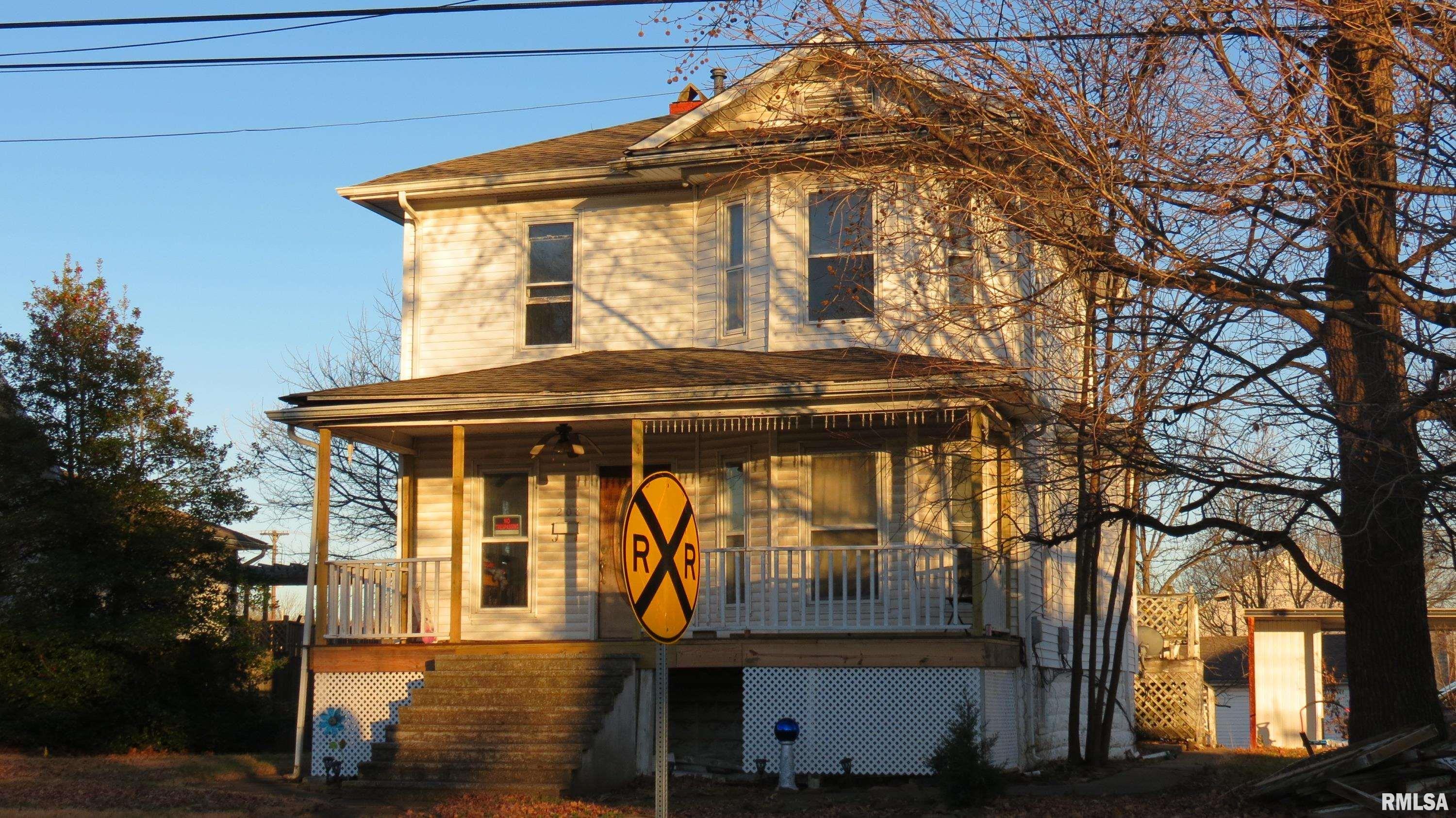 208 South Victor Street Christopher, IL 62822 - Photo 3 of 12 Gallery Image 3