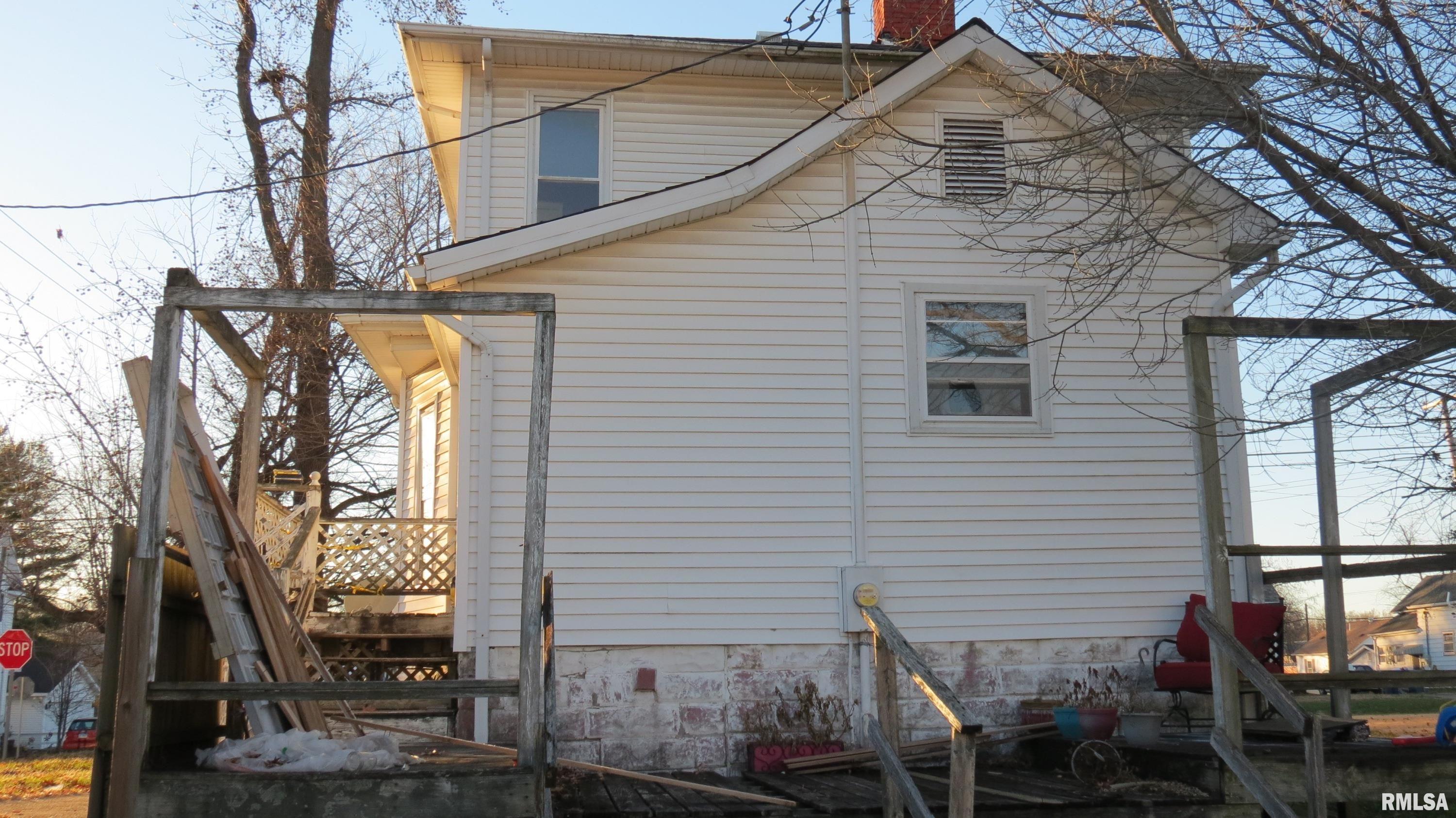 208 South Victor Street Christopher, IL 62822 - Photo 4 of 12 Gallery Image 4
