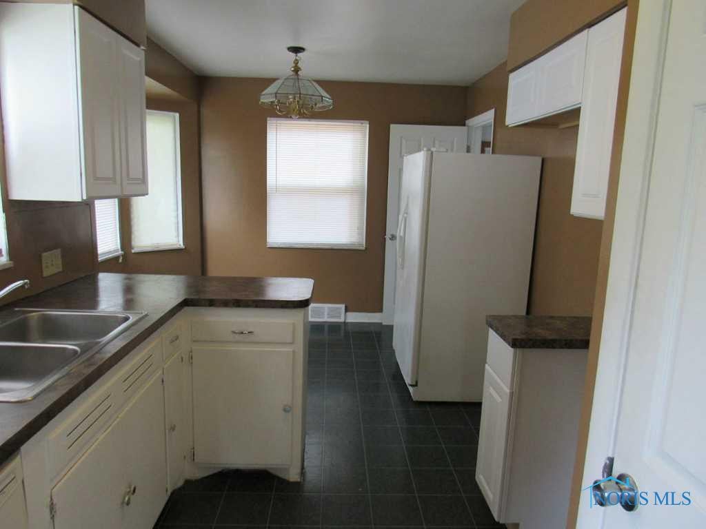 2018 Dority Road Toledo, OH 43615 - Photo 3 of 13 Gallery Image 3