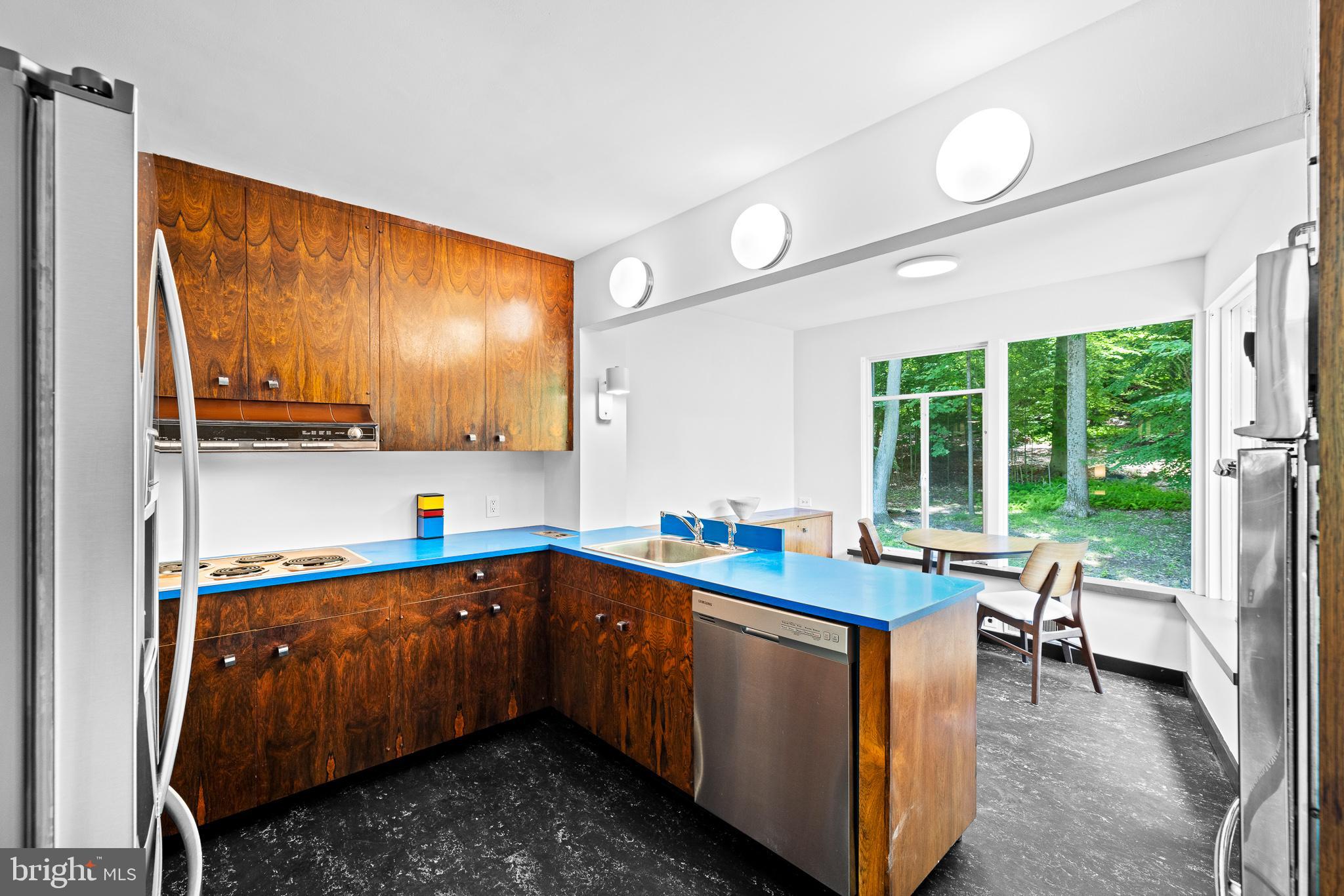 2435 Edge Hill Road Huntingdon Valley, PA 19006 - Photo 27 of 102