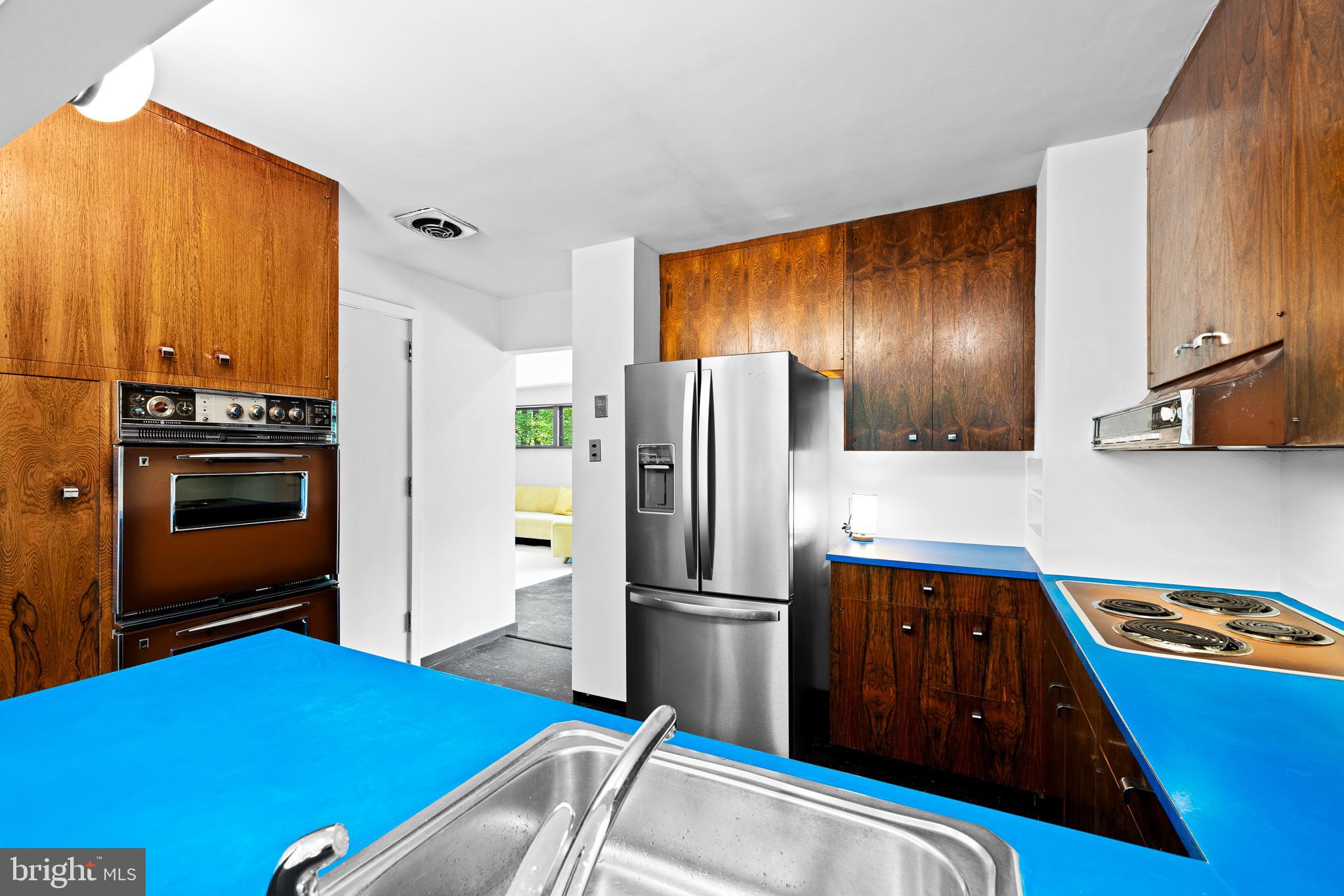 2435 Edge Hill Road Huntingdon Valley, PA 19006 - Photo 34 of 102