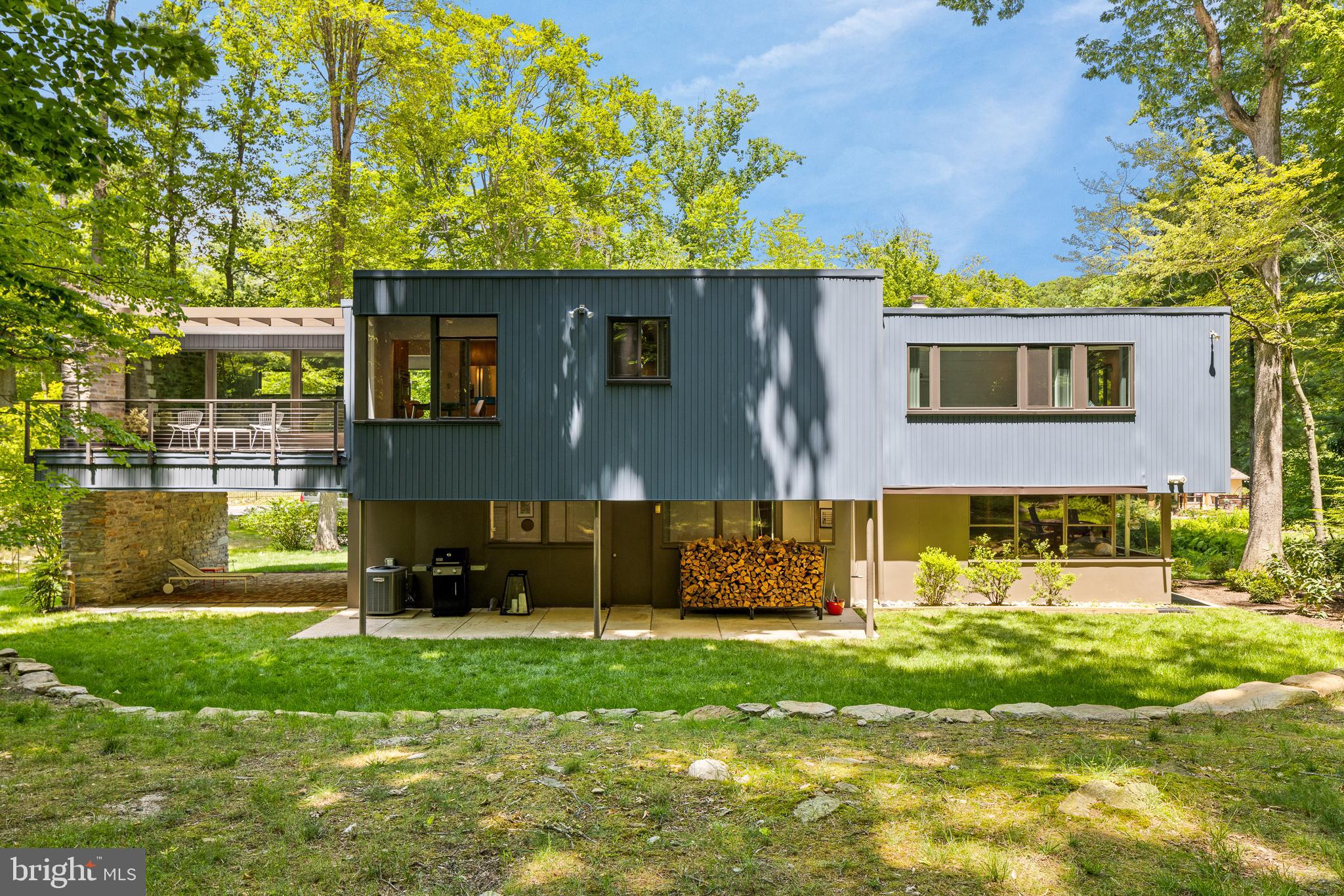 2435 Edge Hill Road Huntingdon Valley, PA 19006 - Photo 4 of 102