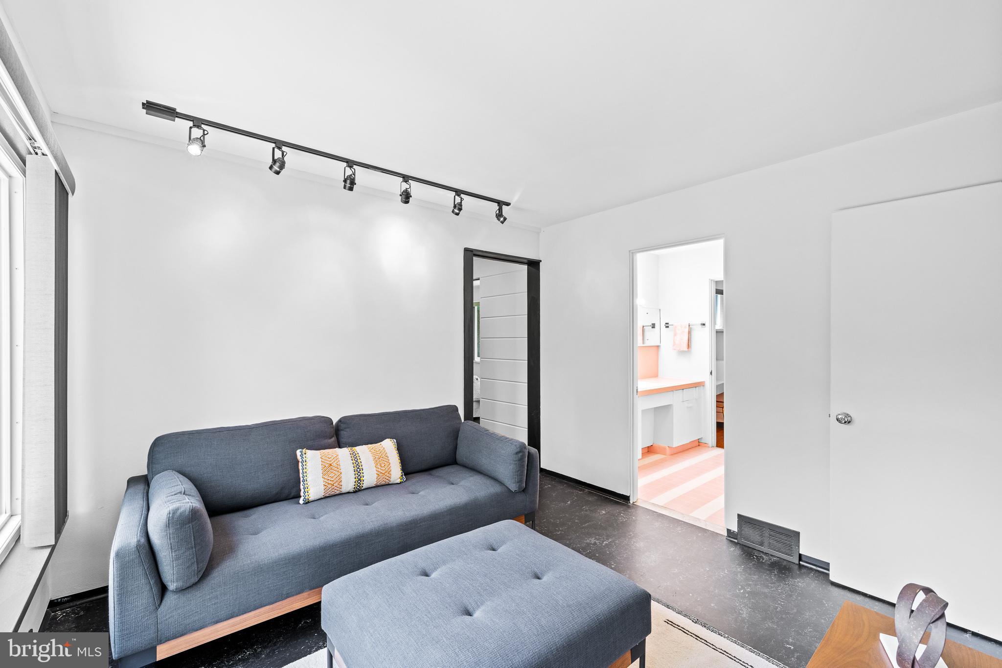 2435 Edge Hill Road Huntingdon Valley, PA 19006 - Photo 47 of 102