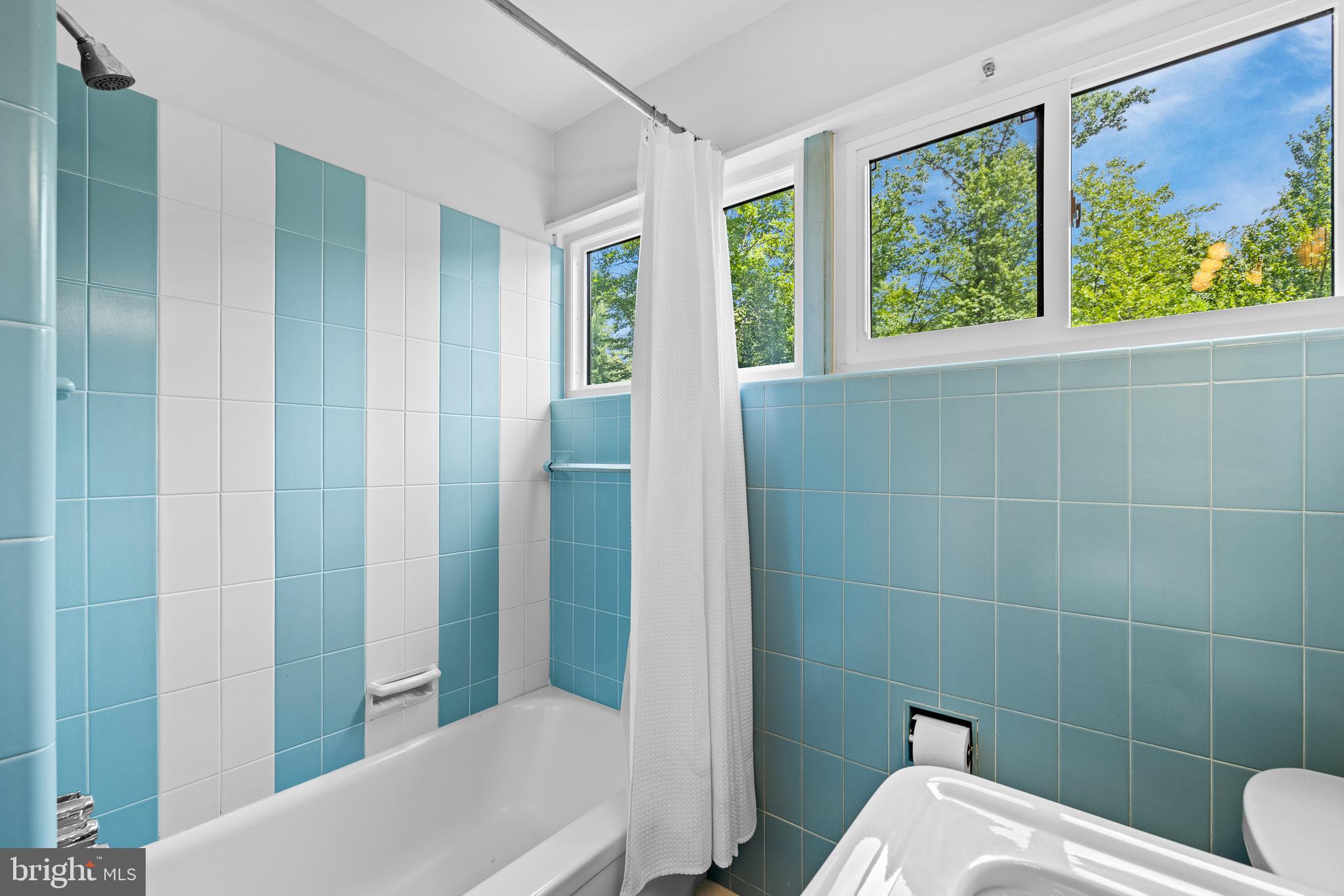 2435 Edge Hill Road Huntingdon Valley, PA 19006 - Photo 65 of 102