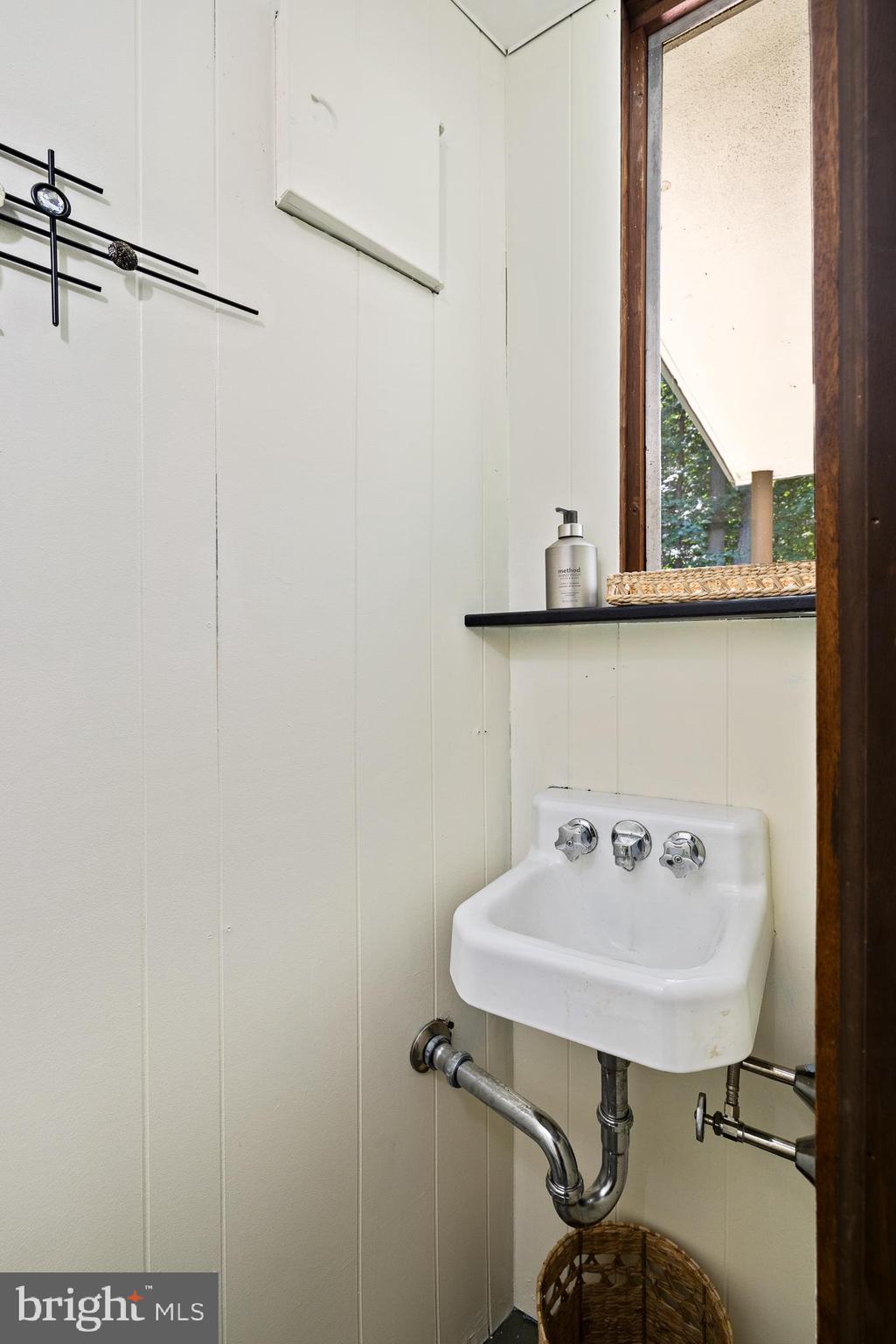 2435 Edge Hill Road Huntingdon Valley, PA 19006 - Photo 74 of 102