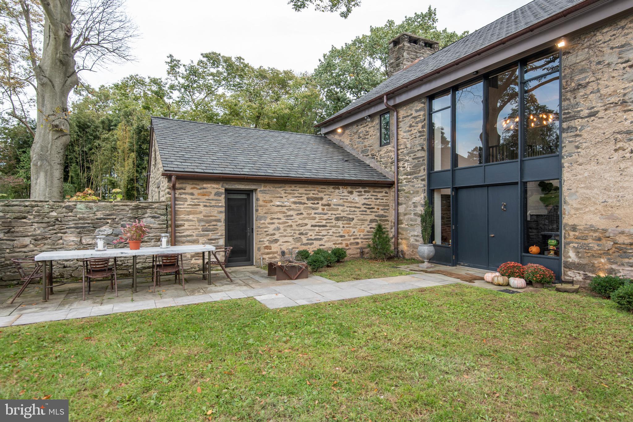 600 St Andrews Road Philadelphia, PA 19118 - Photo 50 of 60 Front Courtyard