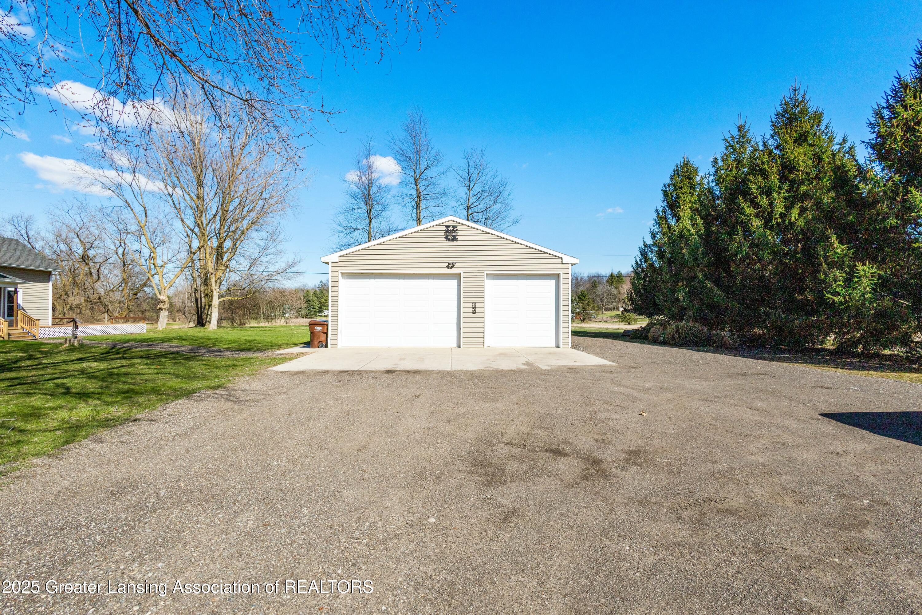 11049 Upton Road Bath, MI 48808 - Photo 45 of 57 tempImage9YWsZm