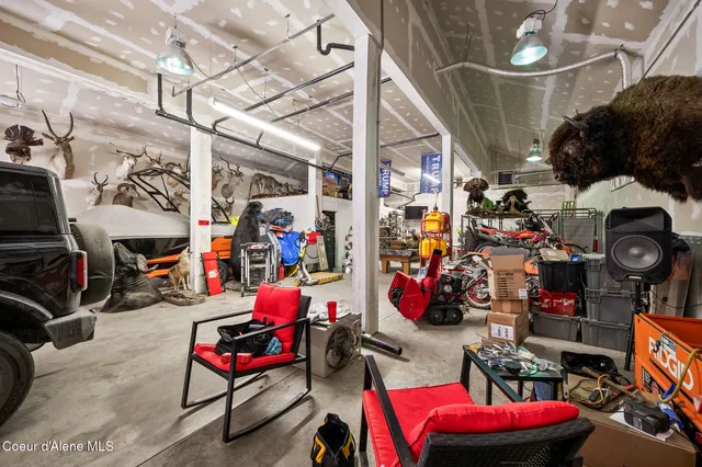 $1,999,990 | 8899 West Coeur D'Alene Drive, Spirit Lake, ID 83869