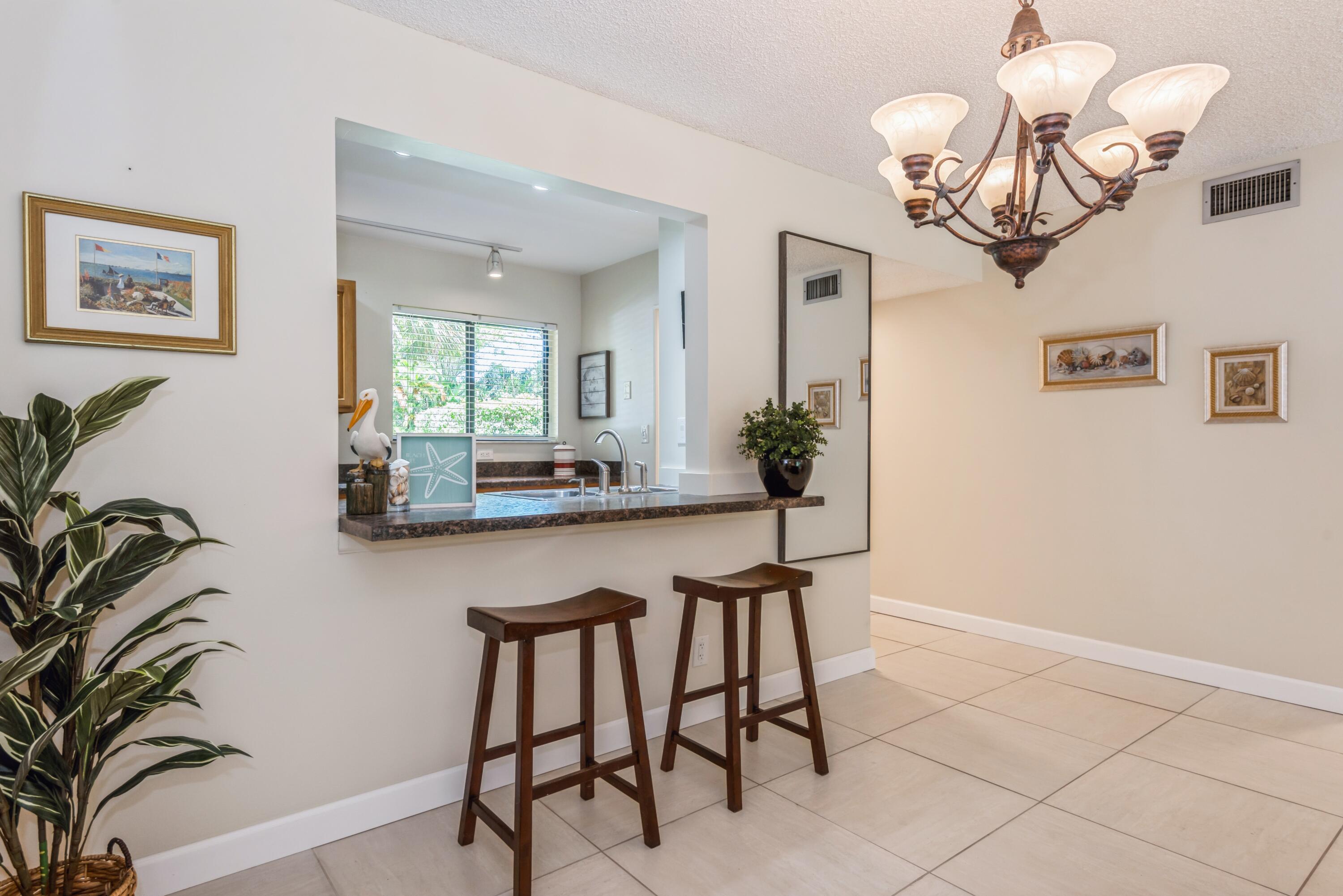 918 Southwest 9th St Circle, Unit 101 Boca Raton, FL 33486 - Photo 12 of 27 Bar