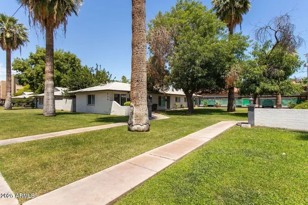 $1,400 | 512 East Roanoke Avenue, Unit 6, Phoenix, AZ 85012