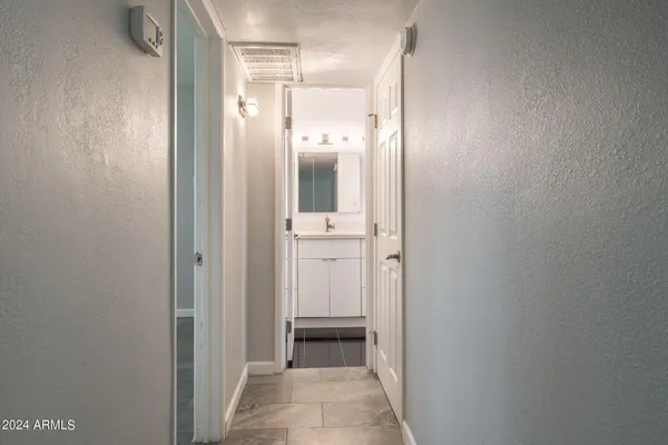 $1,400 | 512 East Roanoke Avenue, Unit 6, Phoenix, AZ 85012