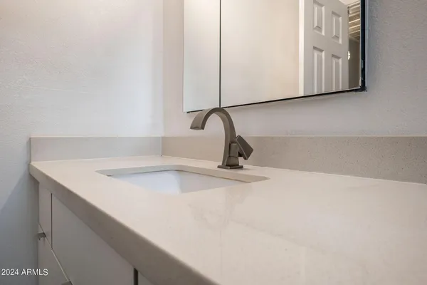 $1,400 | 512 East Roanoke Avenue, Unit 6, Phoenix, AZ 85012