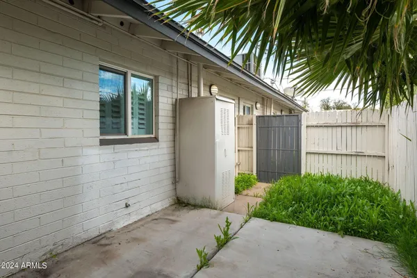 $1,400 | 512 East Roanoke Avenue, Unit 6, Phoenix, AZ 85012