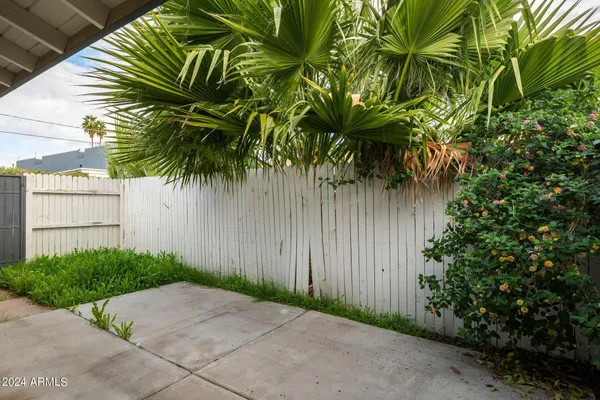 $1,400 | 512 East Roanoke Avenue, Unit 6, Phoenix, AZ 85012