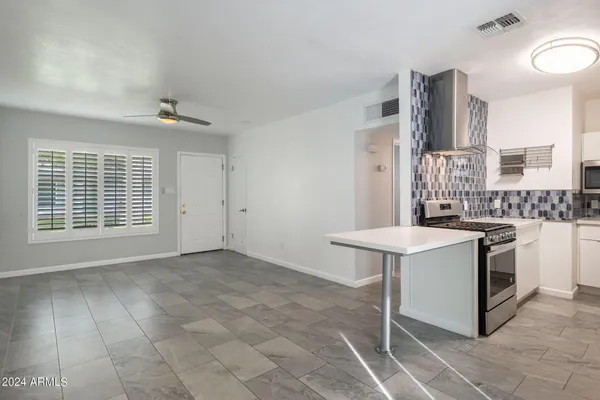 $1,400 | 512 East Roanoke Avenue, Unit 6, Phoenix, AZ 85012