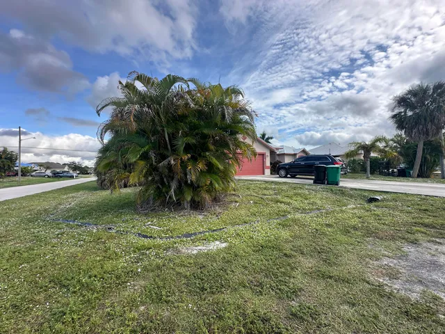 $2,700 | 2525 Southwest Cameo Boulevard, Port St. Lucie, FL 34953