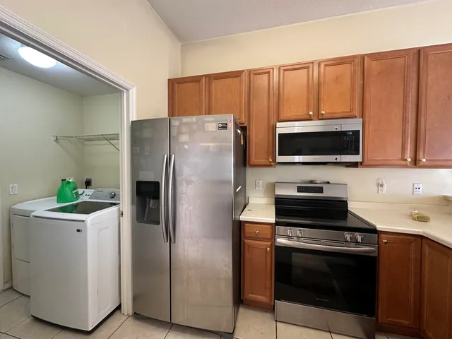 $2,700 | 2525 Southwest Cameo Boulevard, Port St. Lucie, FL 34953