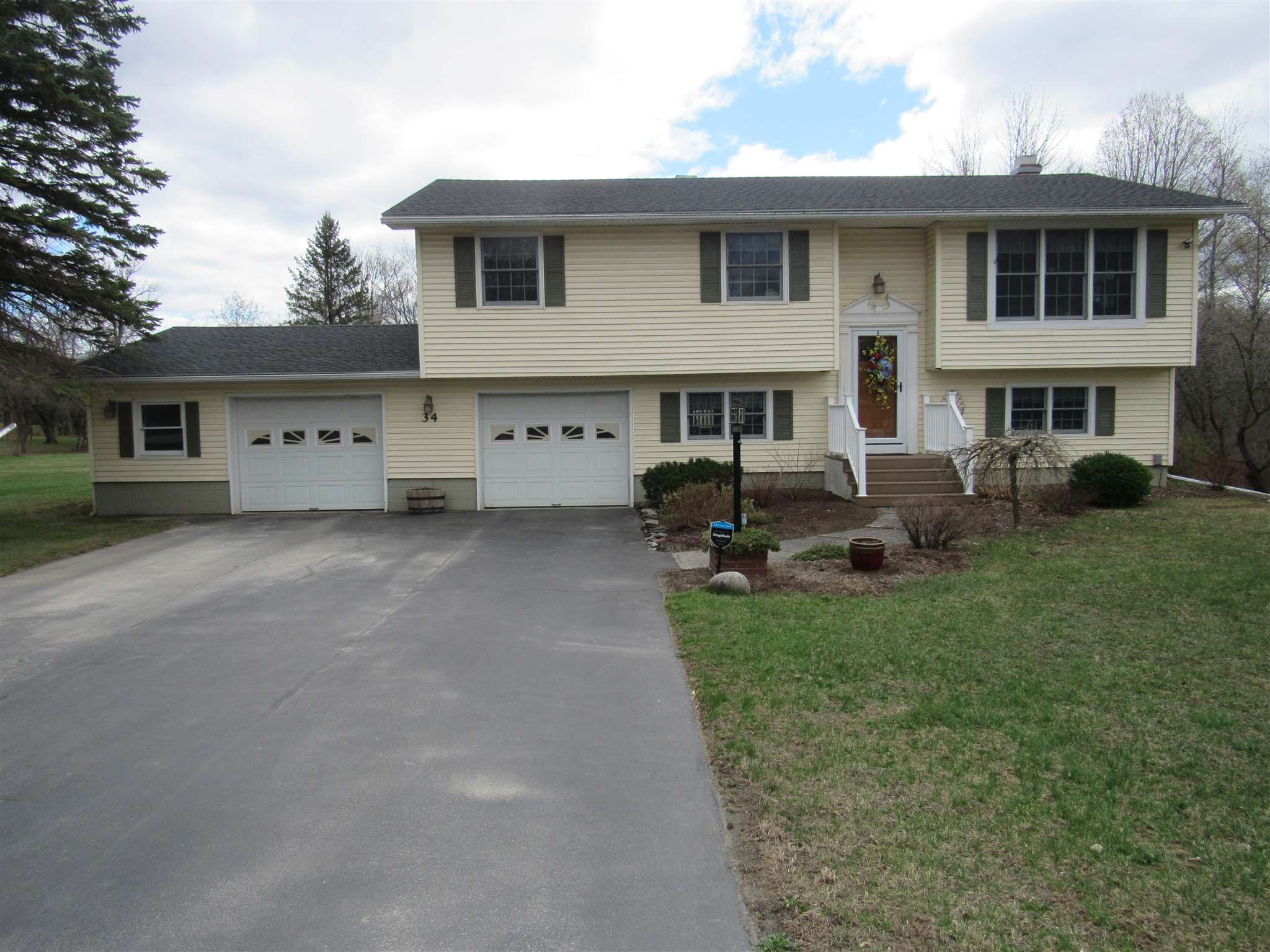 34 Woods Hill Road Swanton, VT 05488 - Photo 1 of 40