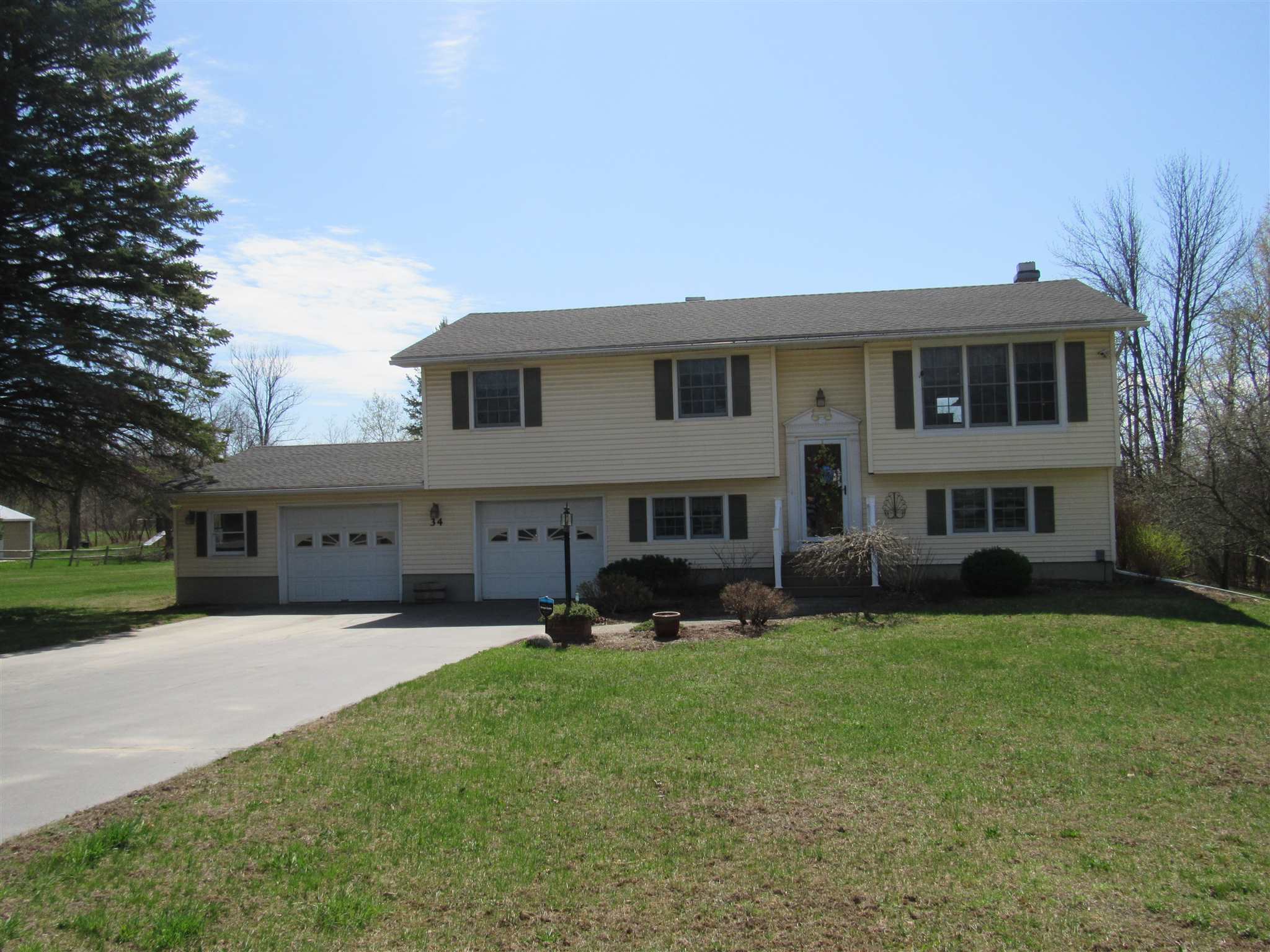 34 Woods Hill Road Swanton, VT 05488 - Photo 3 of 40