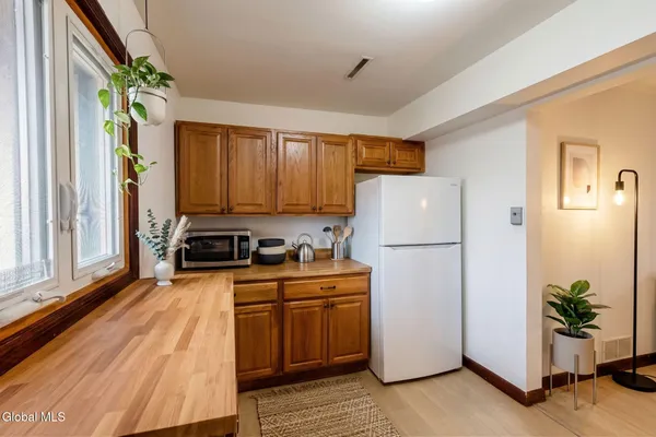 $350,000 | 31 Riverside Avenue, Rensselaer, NY 12144