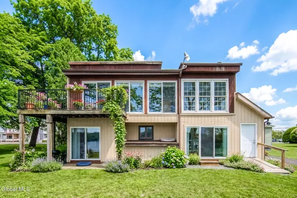 $350,000 | 31 Riverside Avenue, Rensselaer, NY 12144