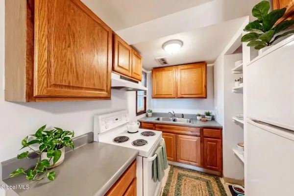 $350,000 | 31 Riverside Avenue, Rensselaer, NY 12144