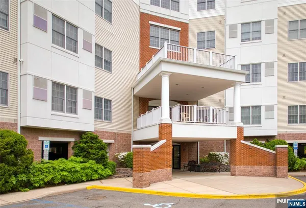 $345,000 | 189 Forest Avenue, Unit 216, Paramus, NJ 07652