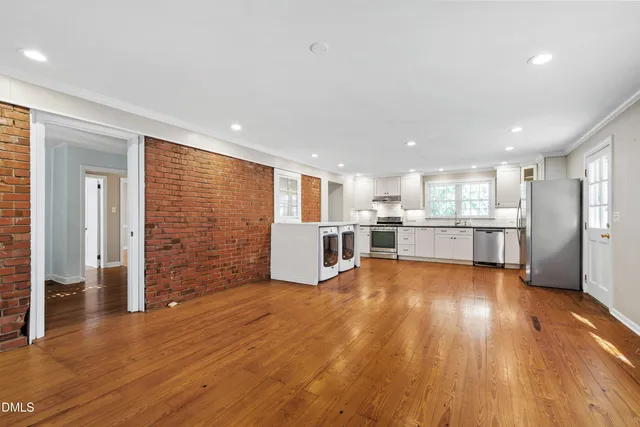 $2,250 | 1228 Watauga Street, Raleigh, NC 27604