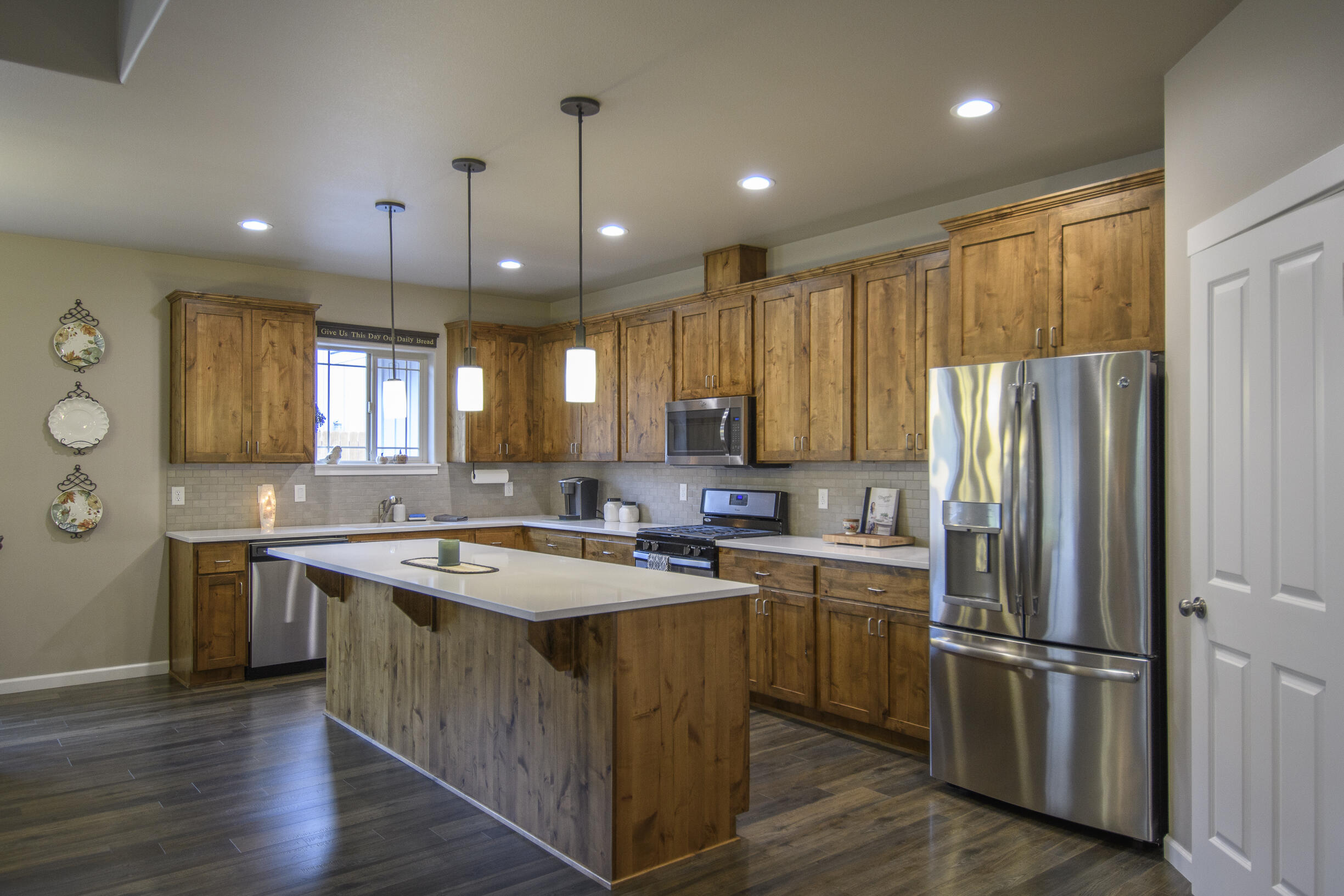 2745 Southwest 32nd Street Redmond, OR 97756 - Photo 14 of 28 Kitchen with stainless steel appliances