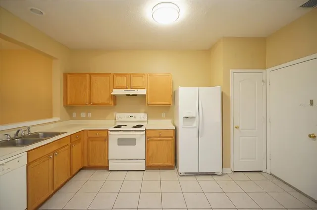 $1,700 | 1038 Vista Cay Court, Brandon, FL 33511