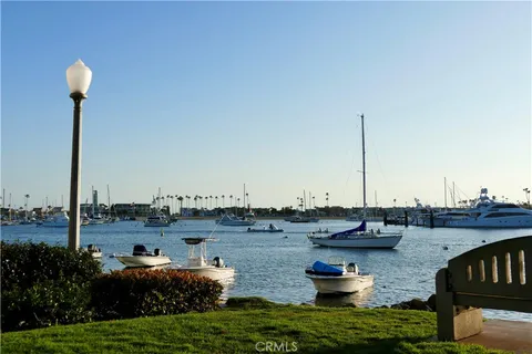 $5,195,000 | 213 Via Mentone, Newport Beach, CA 92663