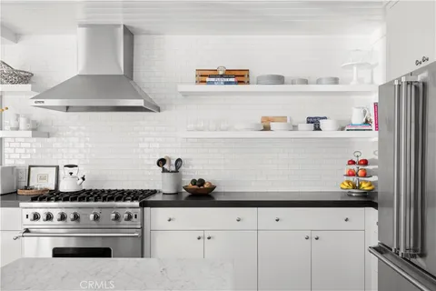 $5,195,000 | 213 Via Mentone, Newport Beach, CA 92663