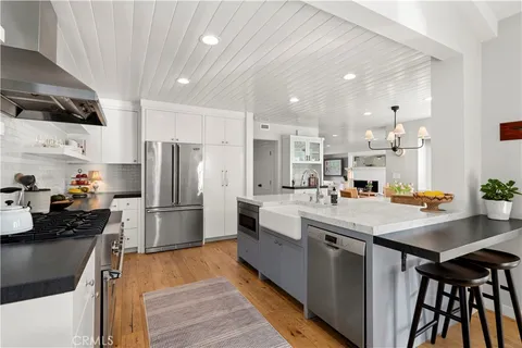 $5,195,000 | 213 Via Mentone, Newport Beach, CA 92663