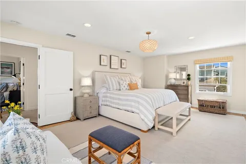 $5,195,000 | 213 Via Mentone, Newport Beach, CA 92663