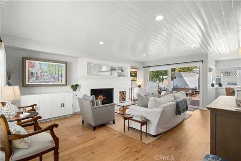 $5,195,000 | 213 Via Mentone, Newport Beach, CA 92663